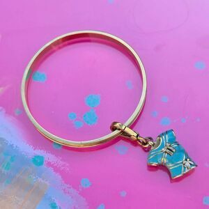 Juicy Couture Y2K Goldtone Bangle Bracelet w/ Blue "Choose Juicy" Bow Tshirt Cha